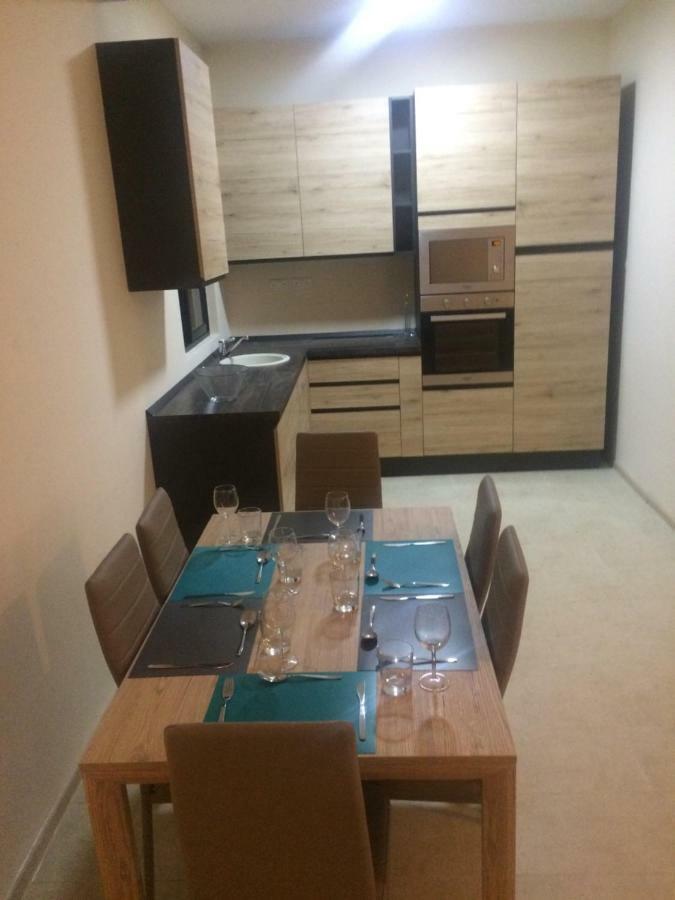 Higlander Apartments 멜리에하 외부 사진