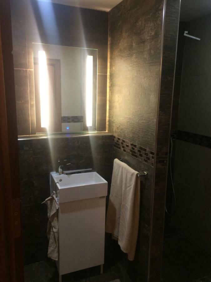Higlander Apartments 멜리에하 외부 사진